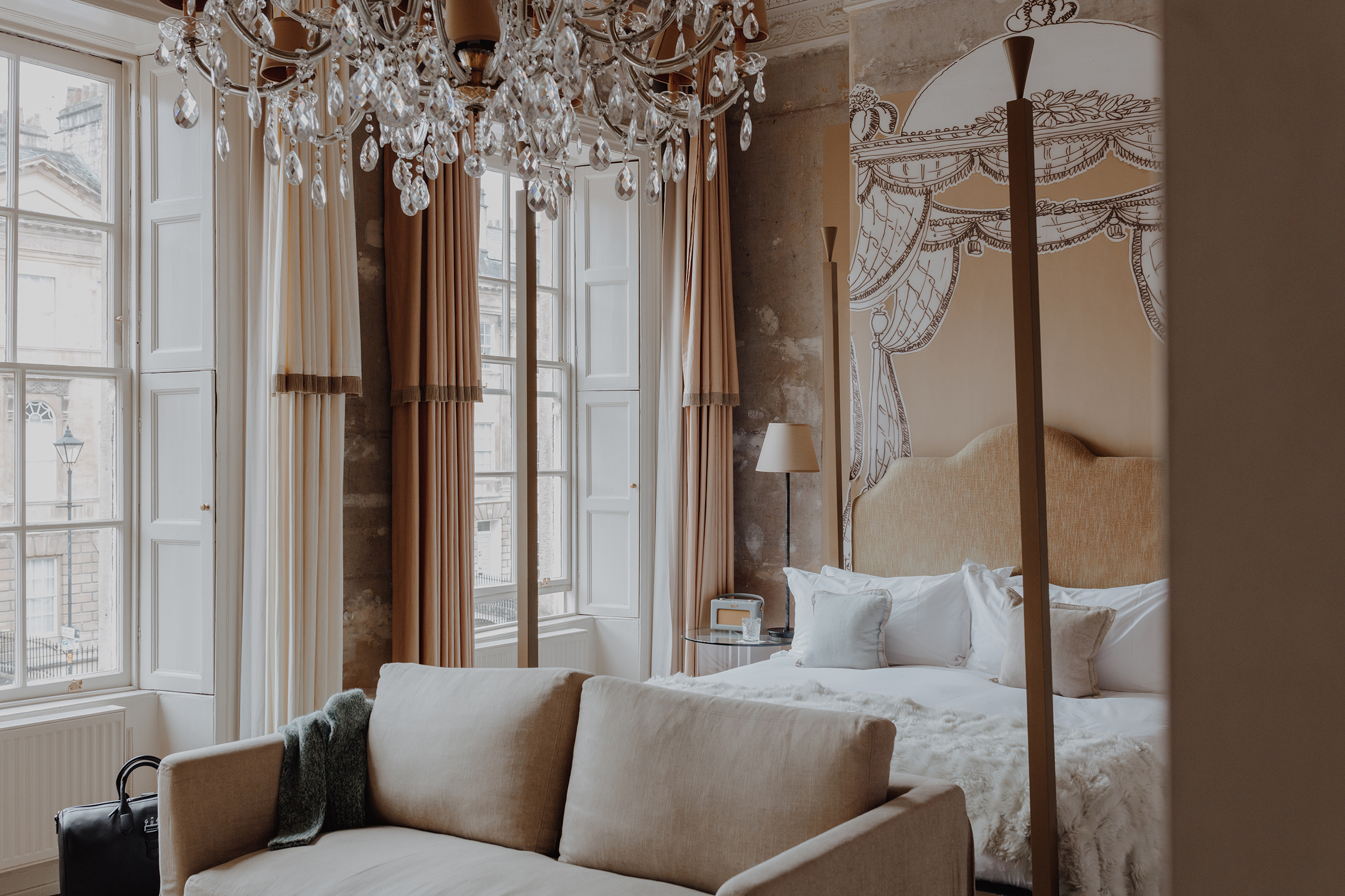 <p>Whimsical boutique retreat of lavish surprises</p>
